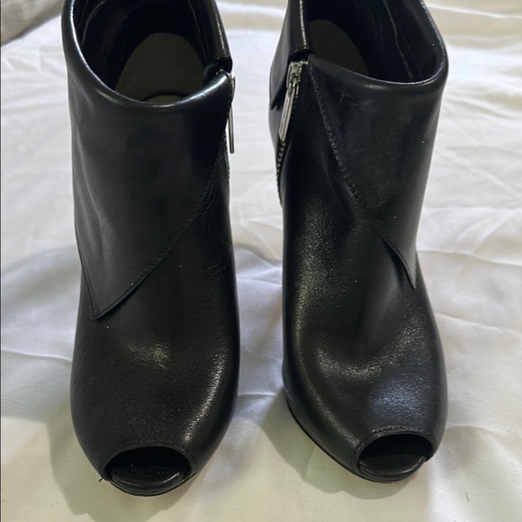 Michael‎ Kors Black Heeled Boots with Peep-Toe Design. - Picture 3 of 7